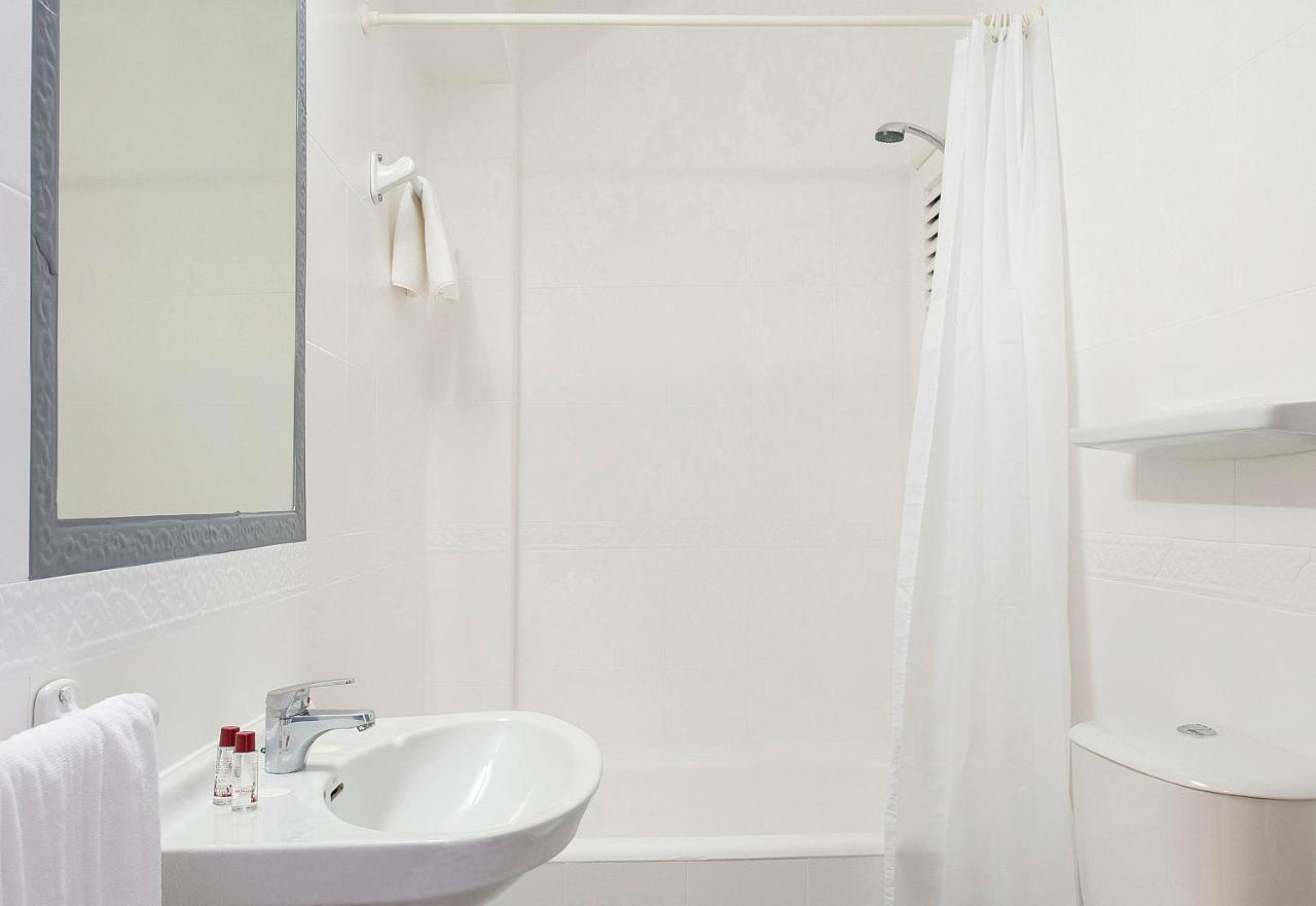 Base - Adults Only 2* Sant Antoni de Portmany