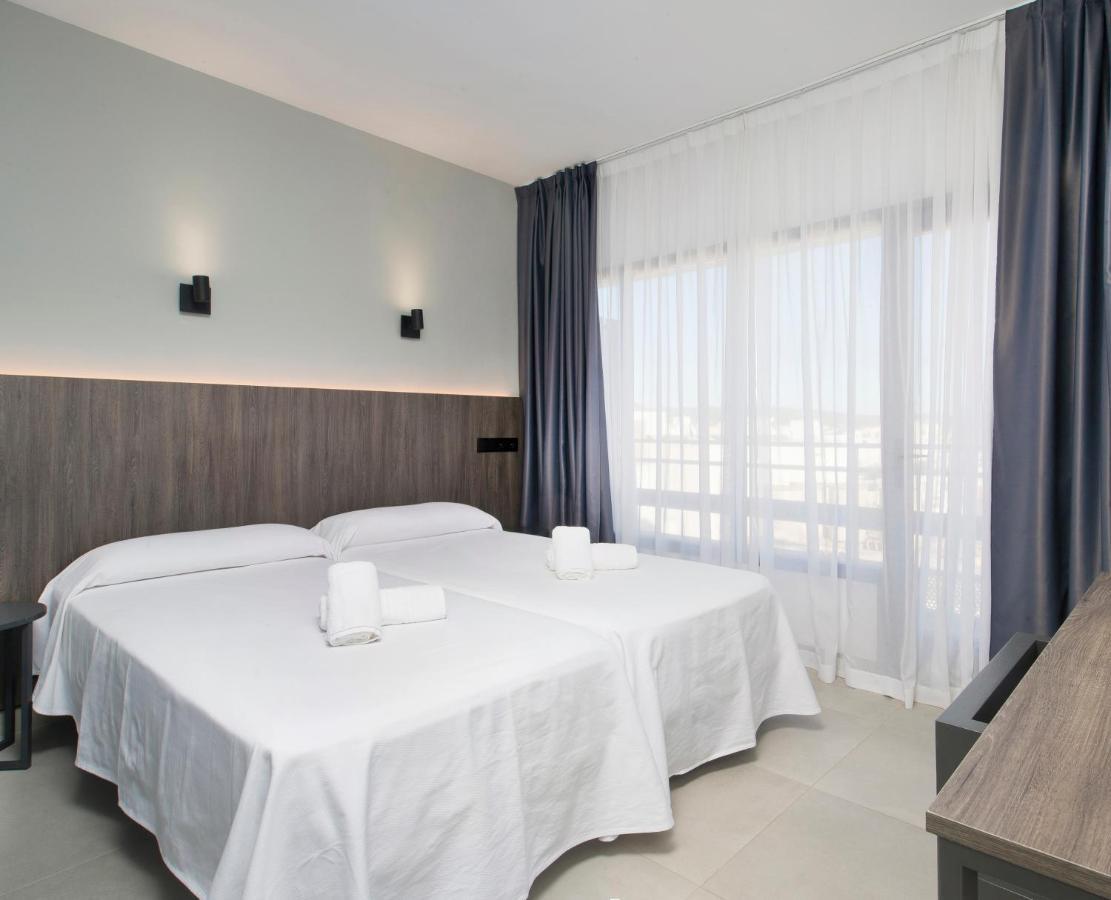Base 2* San Antonio (Ibiza)